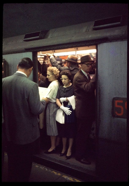 042ce715d7bb6e7ebf15e038f3042e18--subway-rush-color-photography.jpg